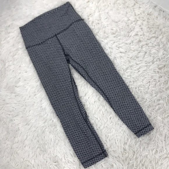 Lululemon Align Crop *21" Monochromic Ice Grey Black - Picture 1 of 8